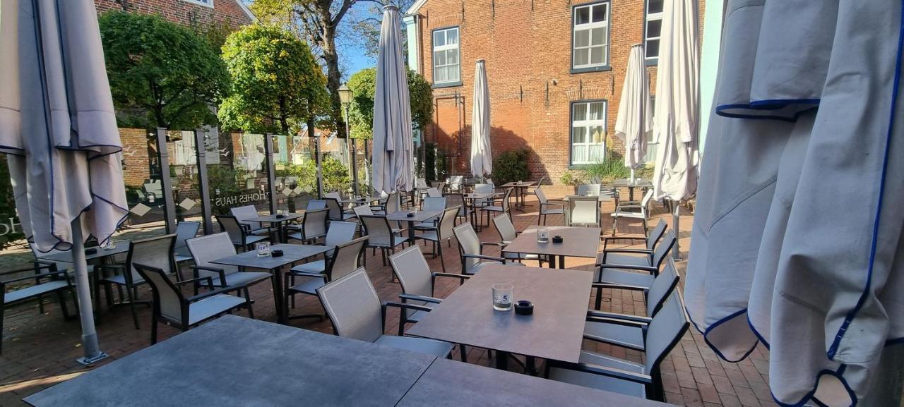 Hohes Haus Hotel Greetsiel Exterior photo